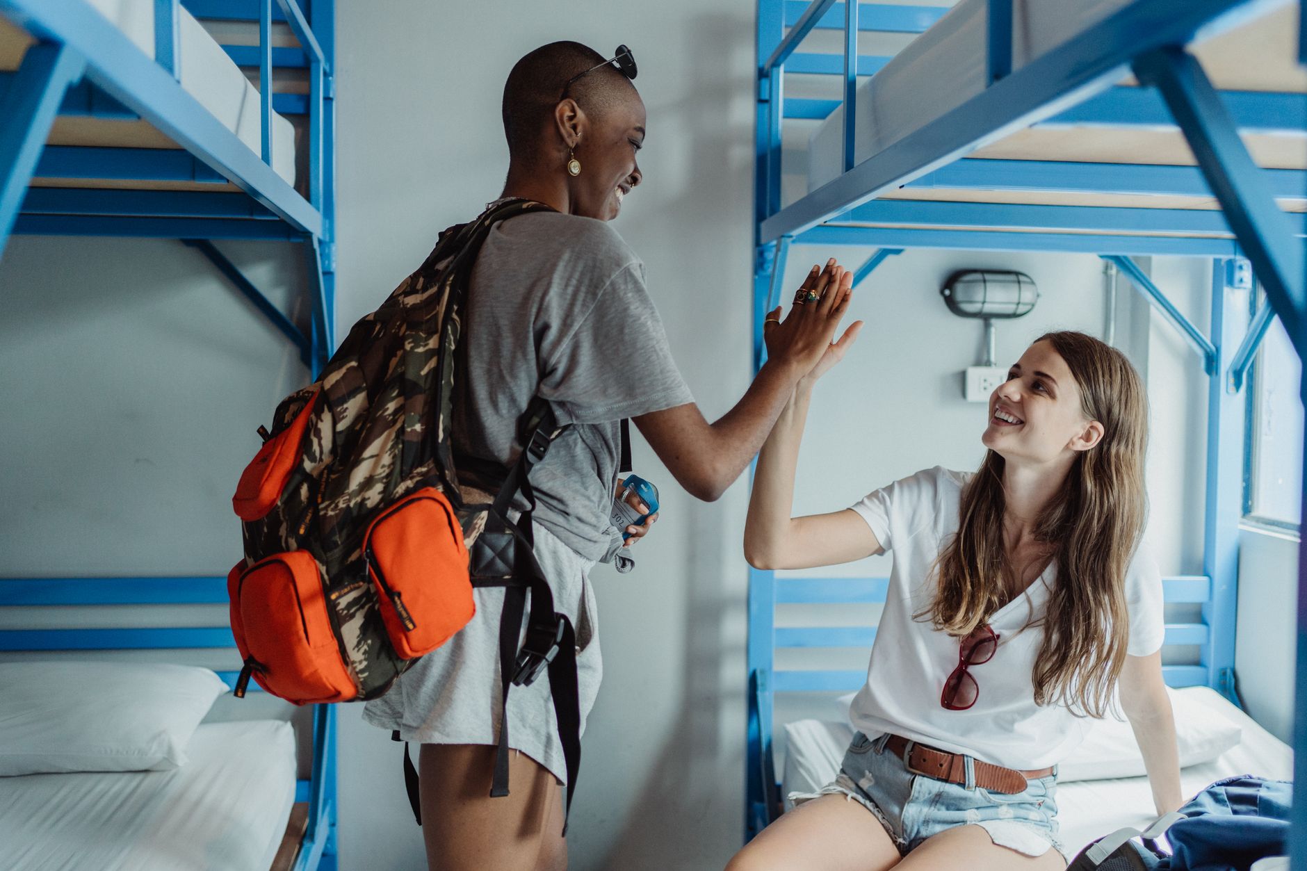 Couchsurfing, Meetup, groupes en ligne : ne jamais voyager vraiment seul